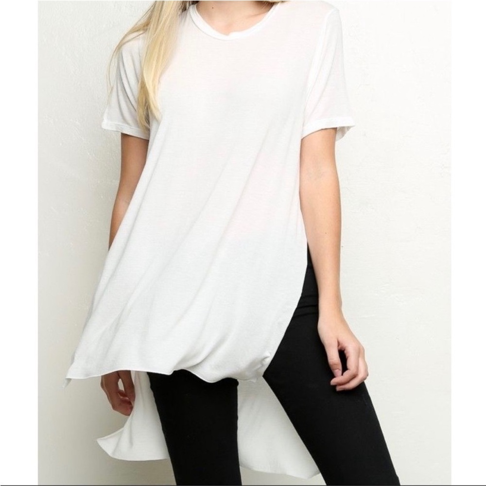 Brandy Melville White ‘Helen’ Top High Low Short Sleeve Tunic Shirt